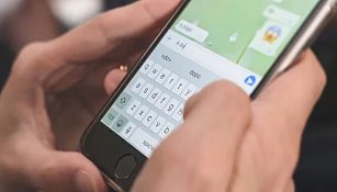 Descubre cómo usar el dictado por voz de WhatsApp en iPhone y Android fácilmente