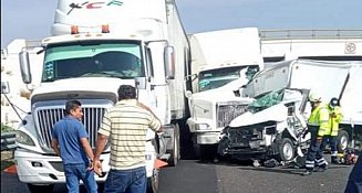 Caos vial sobre la autopista Acatzingo- Cuidad Mendoza tras choque múltiple