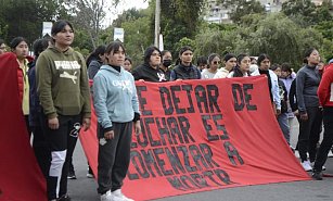 Concluye marcha de normalistas en el trébol de Tlaxcala piden Justicia