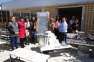 Entrega Gobierno de Cholula equipamiento de cocina en el CAM