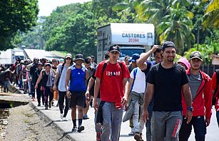 Migrantes se apresuran hacia EE.UU. antes de las políticas de Trump