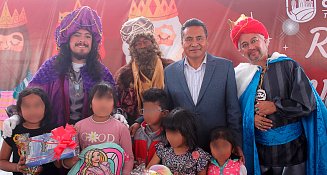 Celebró Armando Aguirre y Los Reyes Magos a las niñas y niños de Coronango