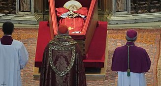 Papa Francisco será sepultado con sencillez en ceremonia solemne