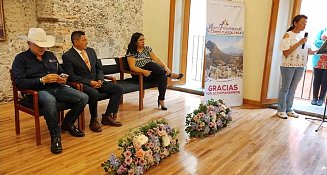 Mujeres tlaxcaltecas conquistan CDMX con productos del campo
