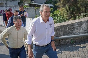 Pepe Chedraui atiende peticiones ciudadanas en San Miguel CanoaPepe Chedraui atiende peticiones ciudadanas en San Miguel CanoaPepe Chedraui atiende peticiones ciudadanas en San Miguel Canoa