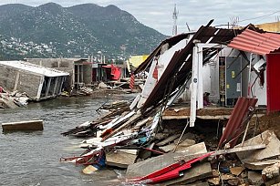 Protección civil de Acapulco pide evacuación en 11 colonias por depresión tropical Once-E