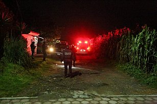 Hombre "encobijado" es hallado en terrenos de cultivo en Tlaltelulco, Tlaxcala