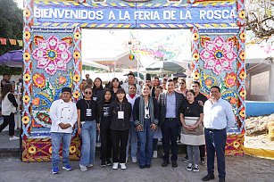 Inaugura Lupita Cuautle la Feria de la Rosca 2025 en San Andrés Cholula