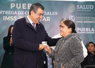 Gobierno de Puebla inicia con la entrega de 4 millones de tarjetas del IMSS-Bienestar 