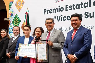 Gobierno de Puebla premia a jóvenes destacados en el Premio Estatal de la Juventud 2024