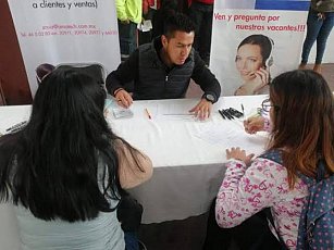Realizan en Tlaxcala primera feria del empleo para jóvenes en verano; ofertan 557 plazas laborales