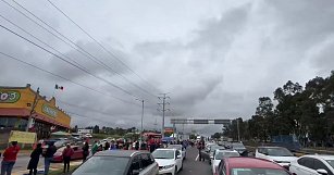 Se reportan bloqueos y cierres en la autopista México-Puebla