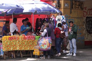 Ayuntamiento de Puebla permitirá comercio ambulante regulado en festividades