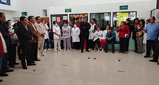 Protesta en hospital de Tzompantepec por falta de insumos y equipo médico