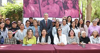 Reconocen y fortalecen a madres de familia en Puebla