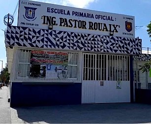 Padres piden investigar a auxiliar de psicología por presunto abuso en primaria de Tehuacán