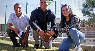 Omar Muñoz promueve siembra de árboles en San Lorenzo Almecatla