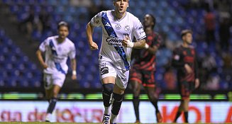 Puebla rompe su mala racha y vence 2-0 a Xolos en el Cuauhtémoc