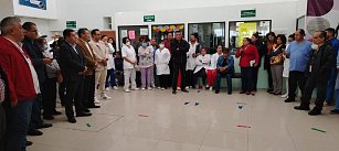 Protesta en hospital de Tzompantepec por falta de insumos y equipo médico