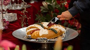 Rosca de Reyes con joyas y diamantes sorprende en exclusivo evento