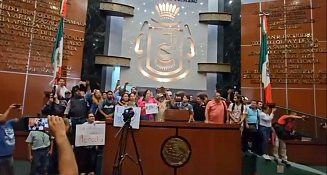 Periodistas protestan en Congreso de Guerrero tras amenazas de la diputada Citlali Téllez