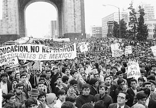 Maestros en Tlaxcala se movilizan exigiendo justicia en el sector educativo