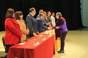 UATx premia a 1,422 docentes por su excelencia académica en 2024