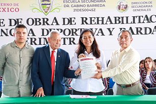 Ariadna Ayala impulsa mejoras en secundaria con obras educativas clave