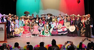 Tlaxcala celebra la cultura charra con una muestra de trajes tradicionales