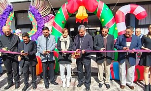 Inicia la Feria Navideña del Seminario de Tlaxcala: fe, familia y tradición