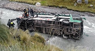 Tragedia en los Andes: autobús cae a un río y deja decenas de víctimas