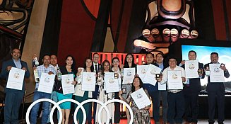 Mezcal poblano gana 18 medallas en el certamen México Selection