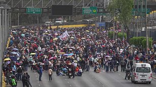 CNTE bloquea acceso al AICM; aerolíneas aplican medidas de apoyo