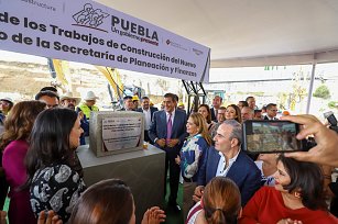 Sergio Salomón coloca la primera piedra de la nueva sede de Planeación y Finanzas