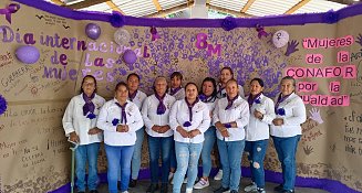 Mujeres de Tlaxco impulsan economía local con artesanías sostenibles en diálogo universitario