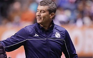 José Manuel "Chepo" de la Torre deja el Club Puebla tras temporada fallida