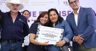 Cuéllar Cisneros destaca el papel de la mujer rural y entrega desgranadoras para impulsar el campo en Tlaxcala