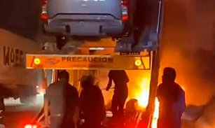 Incendio de tráiler nodriza en autopista Siglo XXI deja daños materiales graves