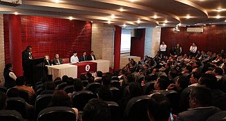 Expertos internacionales imparten talleres sobre Matemáticas y STEM a docentes de Tlaxcala