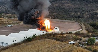 Explosión e incendio en ducto de Pemex en Tepeji del Río afecta tránsito en la México-Querétaro