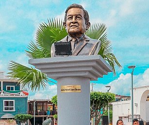 Agua Dulce rinde homenaje a AMLO con la inauguración de la Plaza Cuarta Transformación