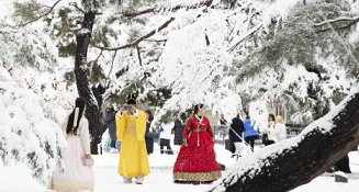 Histórica tormenta de nieve paraliza Seúl: vuelos cancelados y caos vial