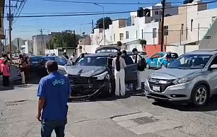 Accidente en 37 Sur y 21 Poniente causa congestión vial en Puebla