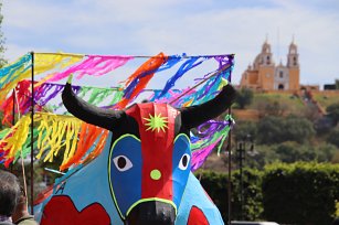 Invita Gobierno de Cholula al desfile de Toros Monumentales