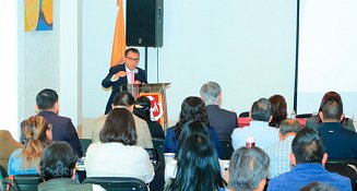 UATx refuerza modelo educativo y anuncia profesionalización docente