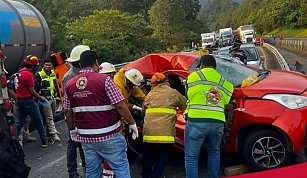 Grave accidente en México-Tuxpan: tres muertos y un herido en carambola