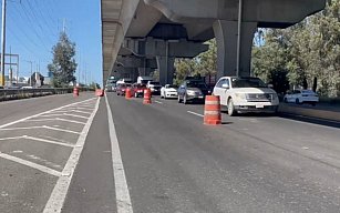 Tráfico intenso en la autopista México-Puebla por obras en el bajo-puente