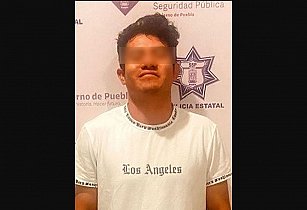 Detienen en Tehuacán a hombre con 13 envoltorios de posible cocaína