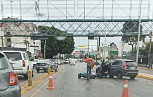 Accidente en 31 Poniente frente al Colegio Americano provoca caos vial