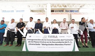 Gobernador de Puebla inaugura techados escolares en Ajalpan con inversión millonaria